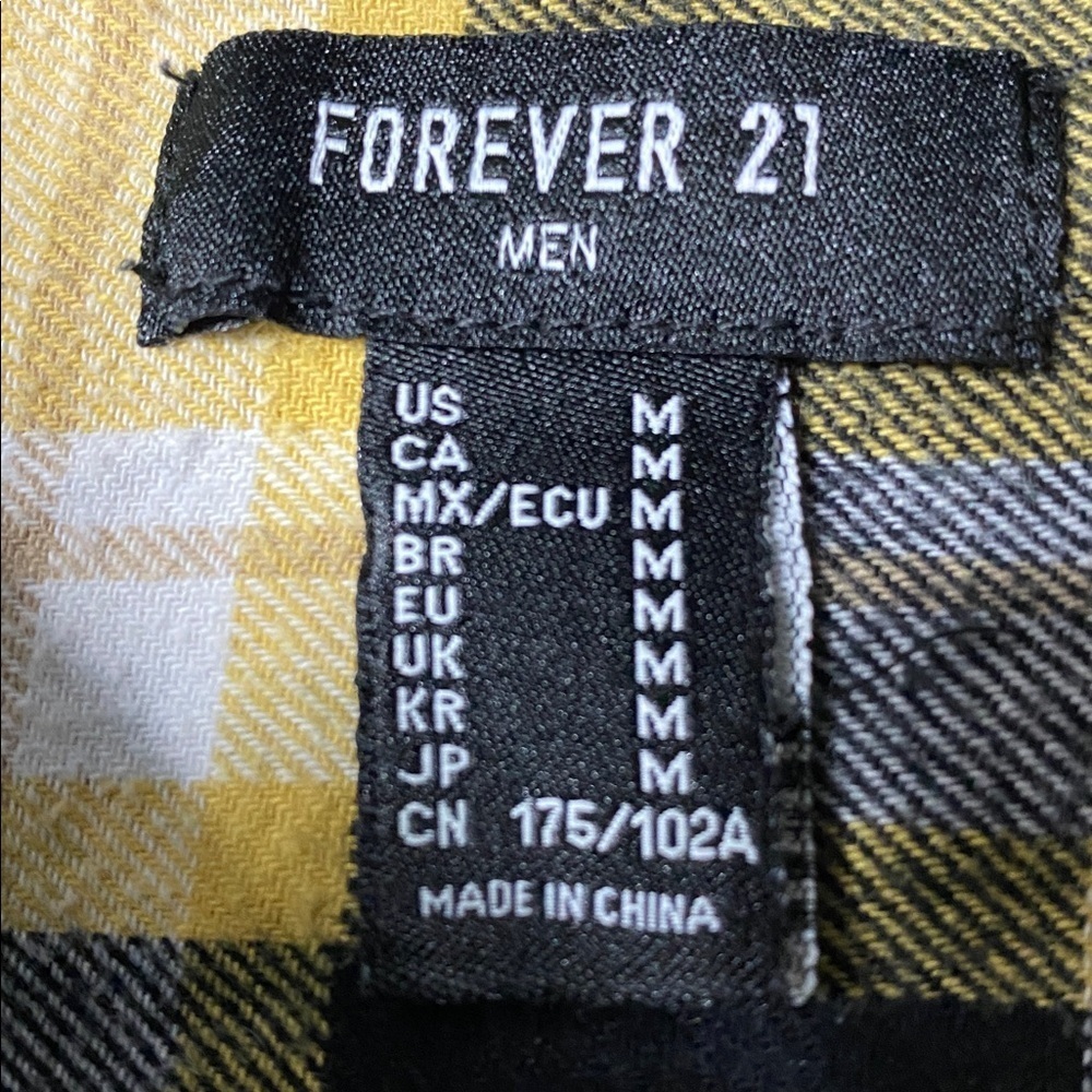 Forever 21 Men's Plaid Button Down Shirt - Picture 6 of 7